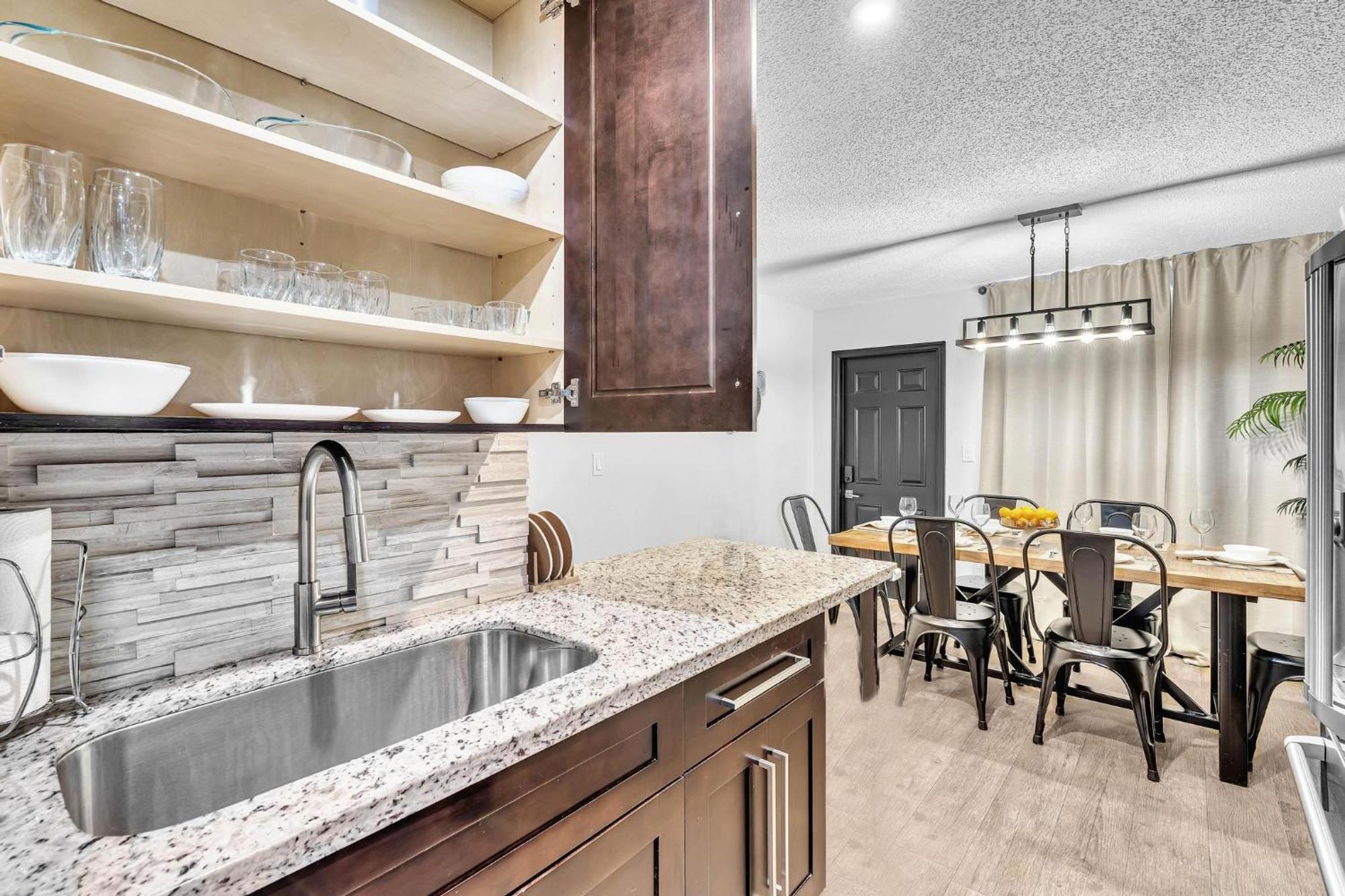 Estelo'S Place - Modern Townhouse With King Bed, Only 5 Min From The Airport! 마이애미 외부 사진